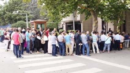 Polis, Öğretmen, Sağlıkçı Binlerce Mağdur Başbakanlık'ın Önünde Kuyrukta