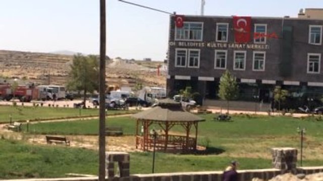 İdil Belediyesi'ne Kayyum Atandı, Türk Bayrakları Asıldı