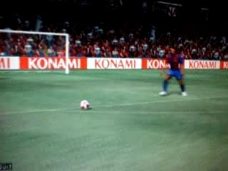 PES - E RONALDINHO SE LO FUMA COSI'!