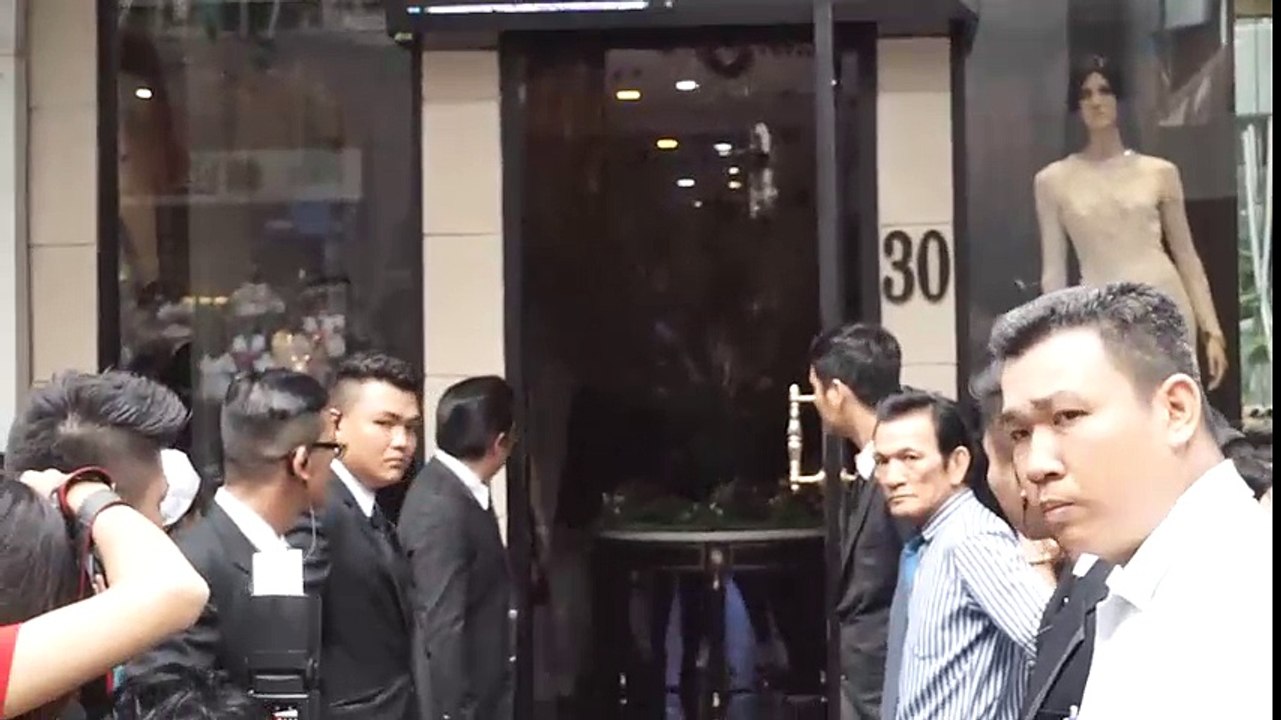 Xa Thi Mạn rời khỏi LYNK boutique di chuyển qua khách sạn Times Square