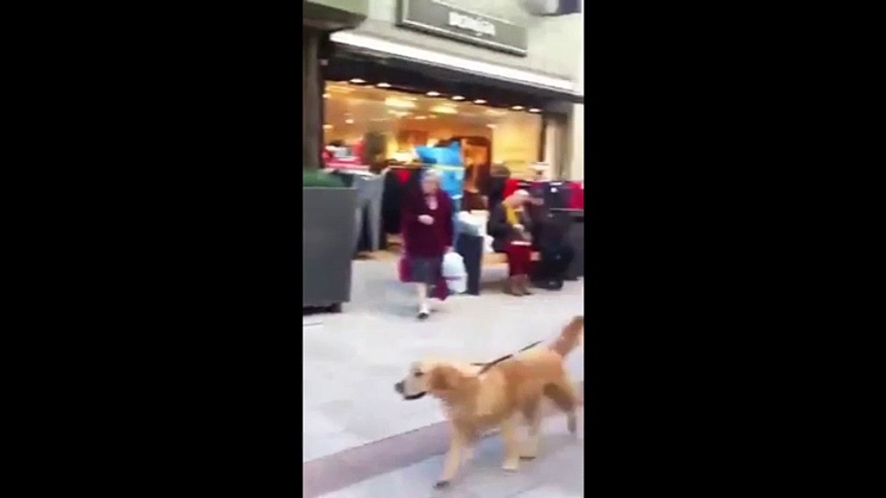 Ông lão có giọng hát "khủng" khiến mọi người choáng ngợp