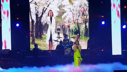 Khi cô đơn em gọi tên anh - Mỹ Tâm (HN 20-10-15)