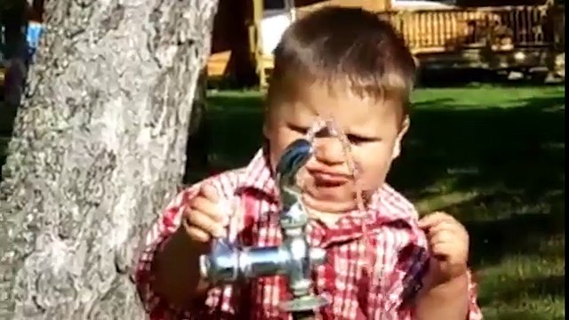 Làm con nít khó lắm, đâu phải chuyện đùa