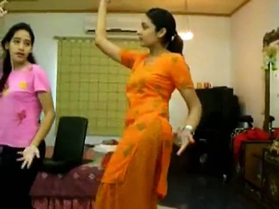 Local Girls Lovely Logary Dance