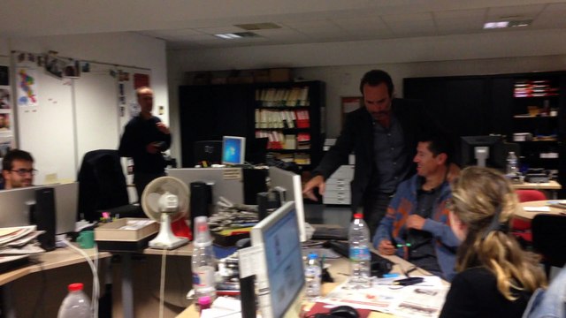Jean Dujardin fait le show à la rédaction de Sud Ouest La Rochelle