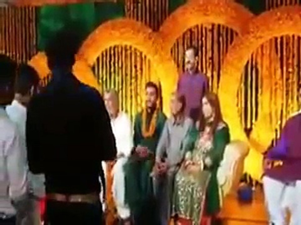 Exclusive Mehndi Video of Muhammad Aamir and Narjis