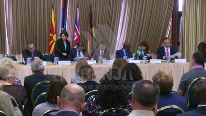 BE ndihmon në modernizimin e arsimit të mesëm