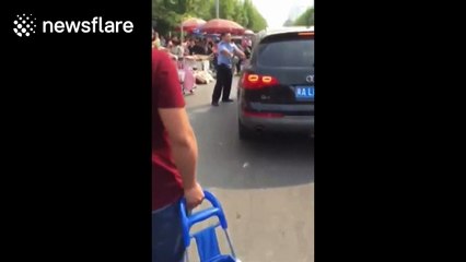 Man speeds off to escape arrest and crashes car into police station