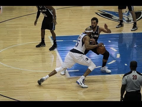 VINCE CARTER HITS A 3 AT THE BUZZER TO GIVE MAVS 2-1 LEAD IN THE SERIES vs SPURS
