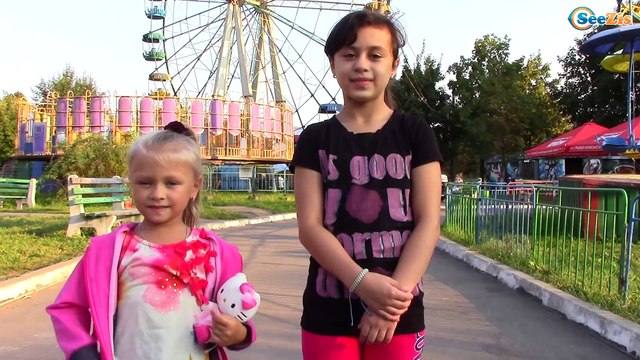 ВЛОГ Парк Аттракционов с Хелло Китти и Ярославой Прыгаем на Батуте Ловим Рыбок Hello Kitty Toys