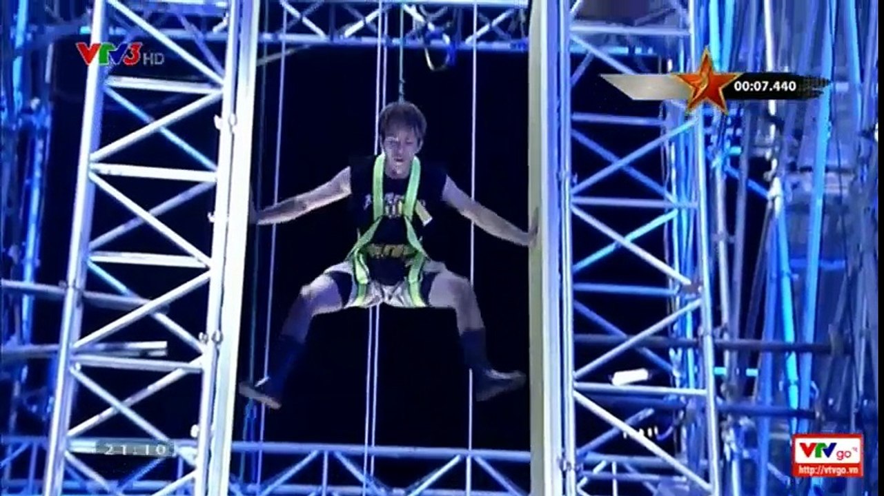 Anh chàng người Nhật "gây sốt" tại Sasuke Việt Nam vì vừa giỏi vừa đẹp trai