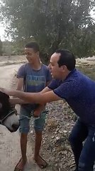 Samir Elwafi - علاء الشابي ونور شيبة في جولة على ظهر حمار في