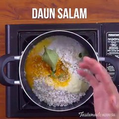 Nasi Kuning Khas Bali