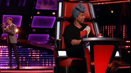 The Voice 2016 Blind Audition - Riley Elmore: "The Way You Look Tonight"