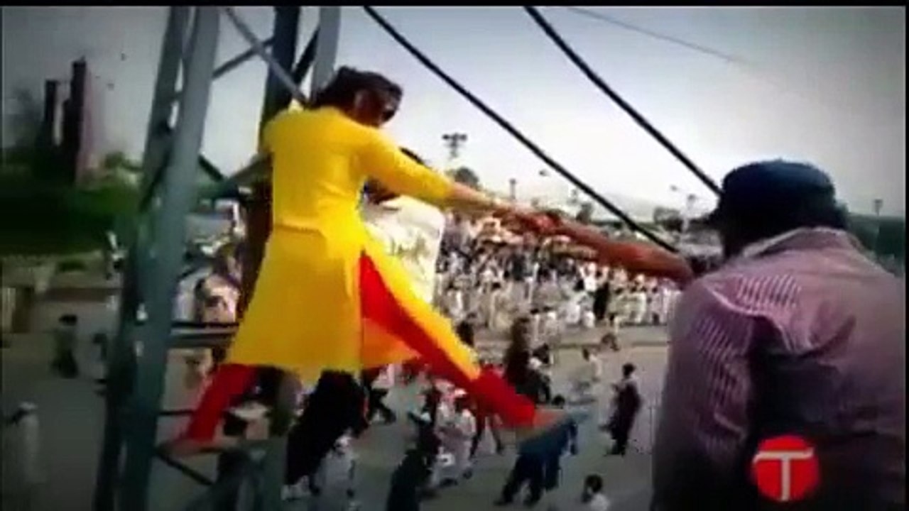 Pakistani Anchors Behind Camera - Urdu Pedia -