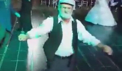80 yaşındaki dedenin dansı izlenme rekorları kırdı