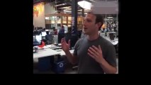 Mark Zuckerberg khoe văn phòng làm việc 