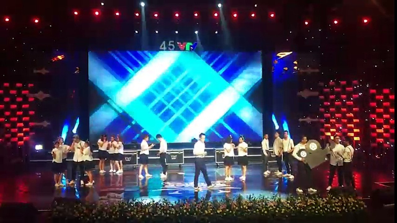 Các MC của VTV hát Hit 'Không phải dạng vừa đâu' hài hước