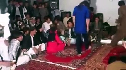 Peshawar pathan girl mast dance on pashto song PAKISTANI MUJRA DANCE Mujra Video_2