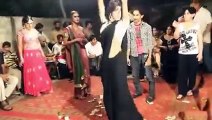Desi Hot dance in Lahore top desi home dance 2016 very hot mujra PAKISTANI MUJRA