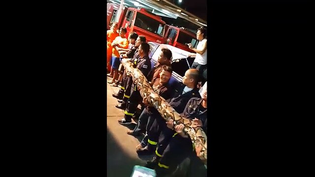 Clip động vật - một con trăn khổng lồ phát hiện trong nhà hàng Trung Quốc