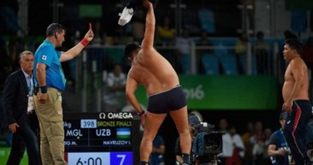 Soyunarak Hakemleri Protesto Eden Antrenörlere 3 Yıl Men