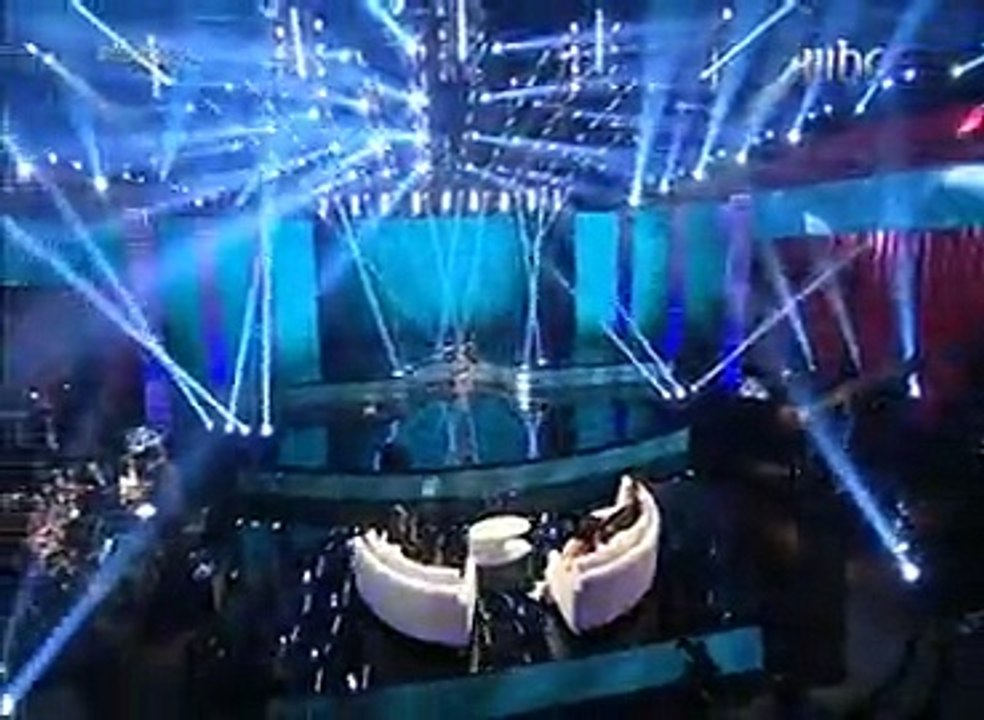 بالفيديو- الطفلة لين حايك تغني في عيد ميلاد mbc الـ 25 -