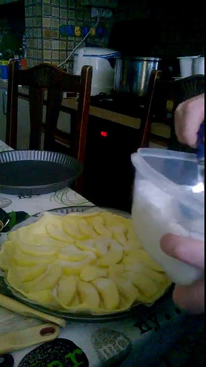 SUCRE SUR LA TARTE AUX POMMES