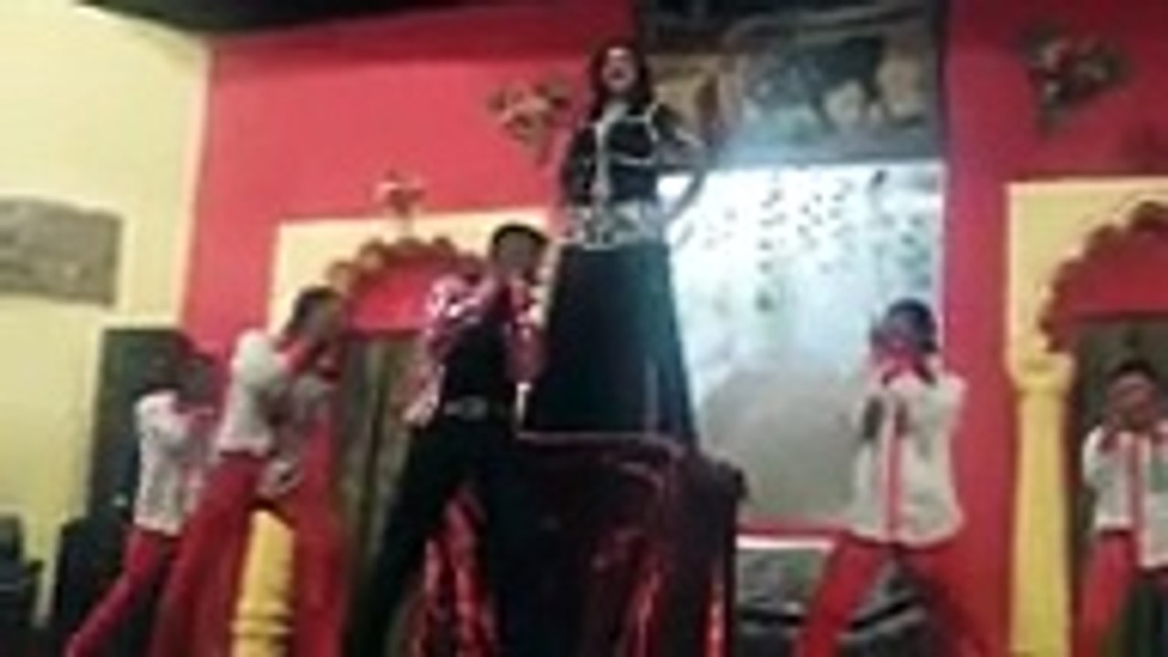 Priya Khan Super Hot HD Mujra Live 2015 PAKISTANI MUJRA DANCE Mujra Videos 2016 Latest Mujra video upcoming hot punjabi mujra latest songs HD video songs new songs - Video Dailymotion
