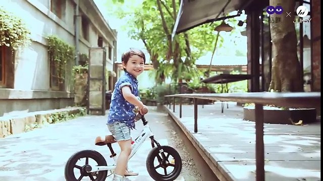 Cộng đồng mạng phát sốt vì nam người mẫu nhí