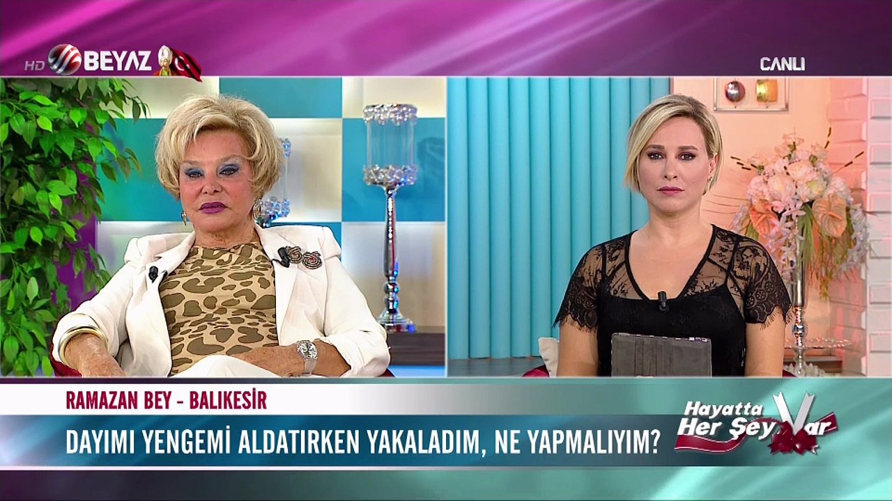 Dayımı yengemi aldatırken yakaladım