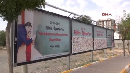 Şanlıurfa Belediyeden Öğrencilere Billboardda Şeker ve Kalem