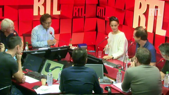 Bérénice Béjo et Stéphane de Groodt dans A La Bonne Heure - Partie 1