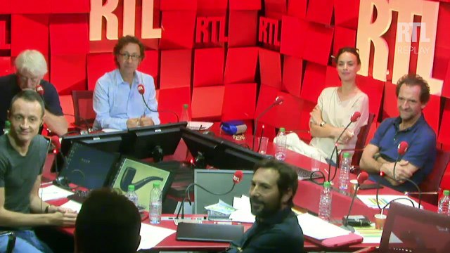 Bérénice Béjo et Stéphane de Groodt dans A La Bonne Heure - Partie 3