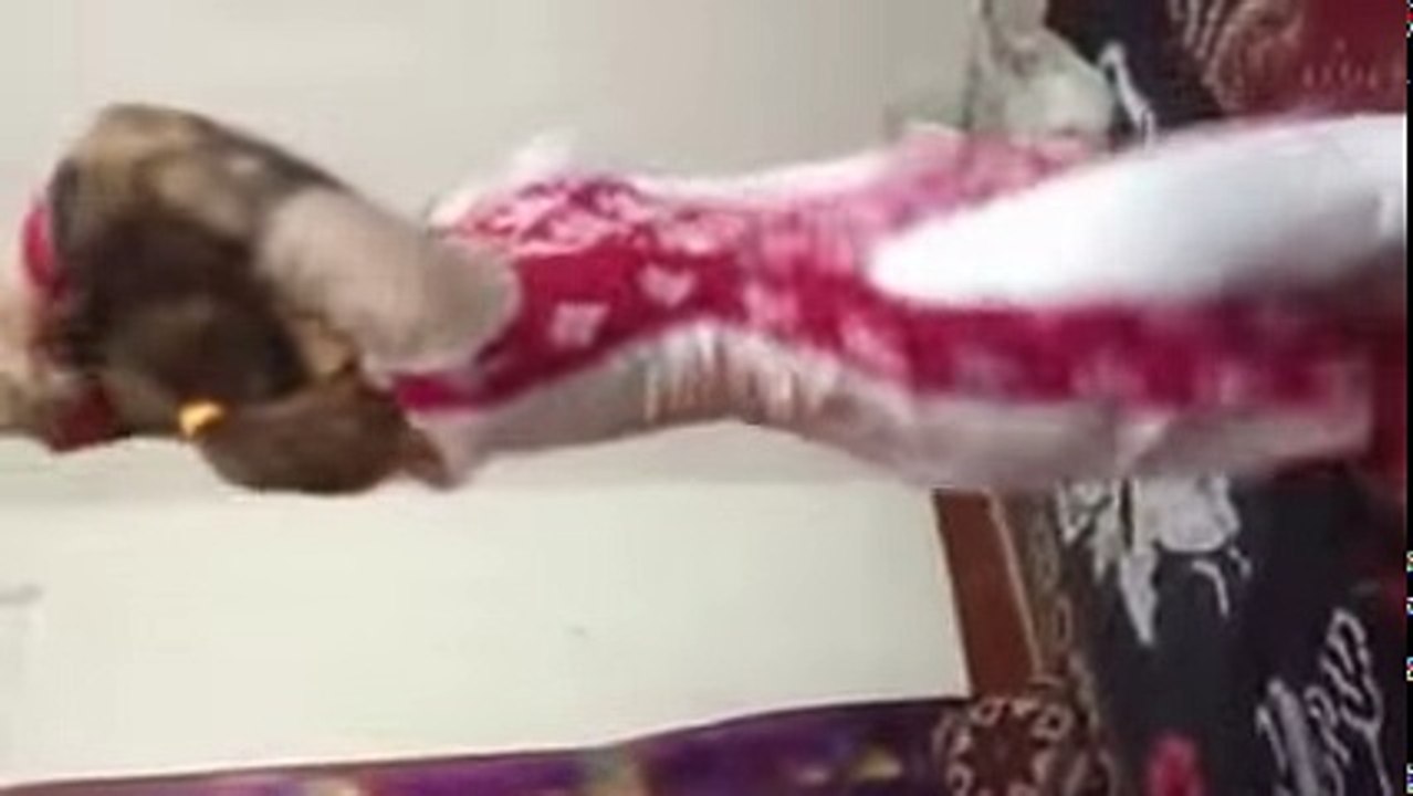 Hot Indian Bhabhi Dance In Home  2016