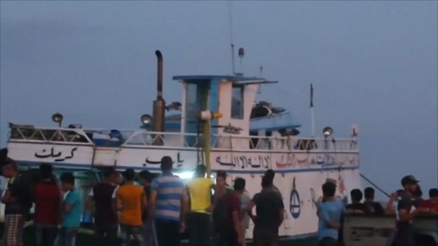 غرق قارب يقل 600 مهاجر قبالة السواحل المصرية