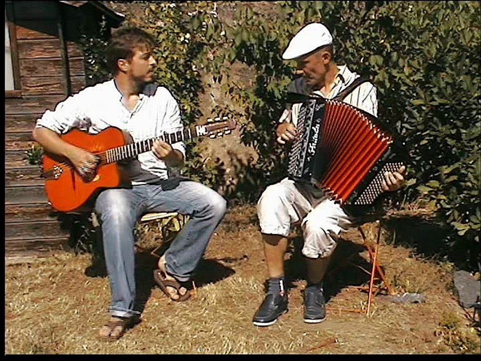 ♪ Montagne ste Geneviève  (Django Reinhardt)