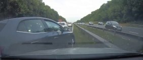 Un chauffard provoque un accident terrible sur l'autoroute