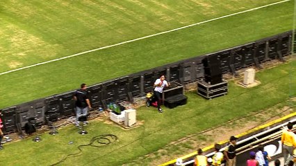 HINCHA DE LIGA INVADE LA CANCHA