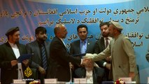 Afghan government signs peace deal with armed group
