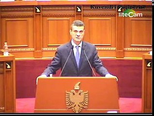 Patozi replikon me Ramen