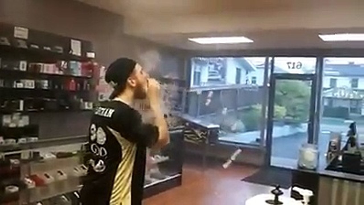 Hookah Smoke He is Awesome Artist