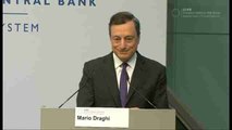 Draghi dice que hay demasiados bancos en Europa y por eso no son rentables