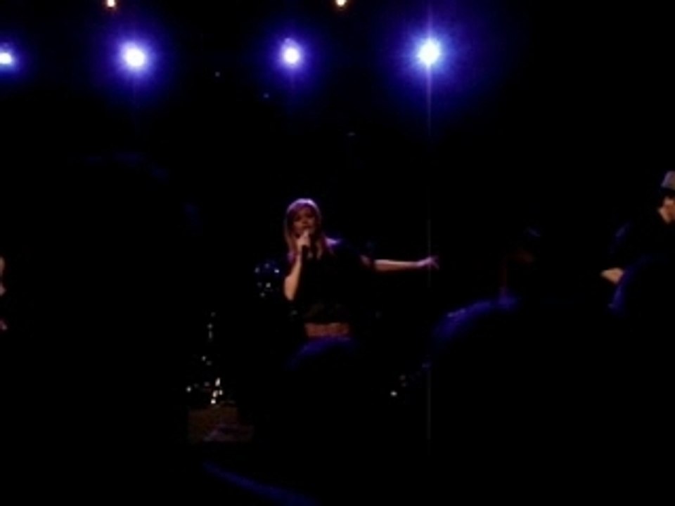 Najoua belyzel - Show case à paris