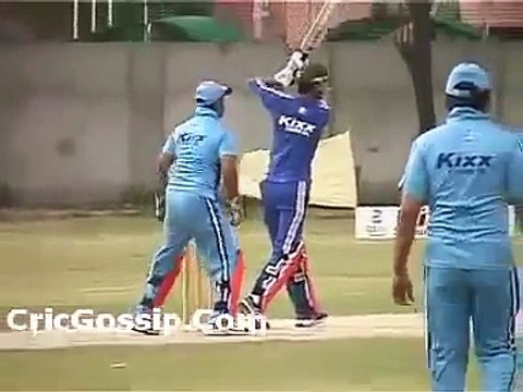 Inzamam ul haq batting with his son 2016