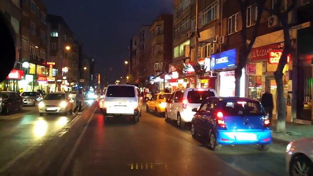 İstanbul 112 acil sağlık ekibi olay yerine giderken! Film Sahnesi Gibi ! Ben Burdan Sinirden Öldüm Arkadaş! Bizim Memlekette Ambulansa Yol Verme Olayı Yok!