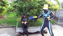 Spiderman vs Joker Boxing Dance Frozen elsa vs Pinks SpiderGirl Pranks Fun superheroes-9SRDgHyQ3Jo p