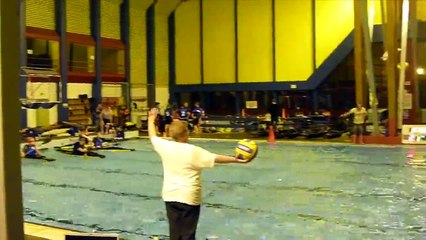 30/7 - Tai nạn ở hồ bơi gây cười