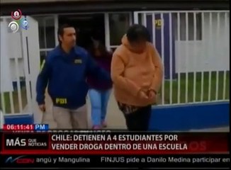 Chile a 4 estudiantes dentro de la misma escuela