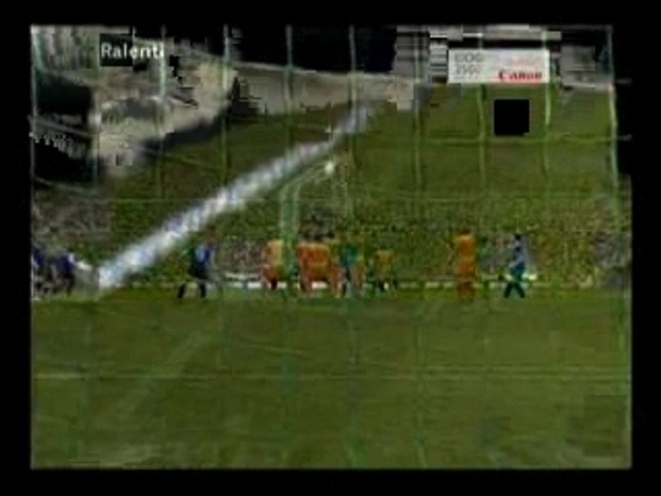 but de figo sur coup franc